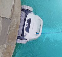 Dolphin Active 30 Poolside Waterline Cleaning 7