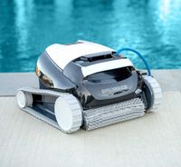 Dolphin Explorer E20 Poolside 2