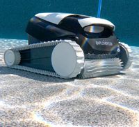 Dolphin Explorer E20 Underwater 3