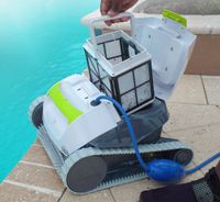 Dolphin T25 Poolside Cleaning Robot 6